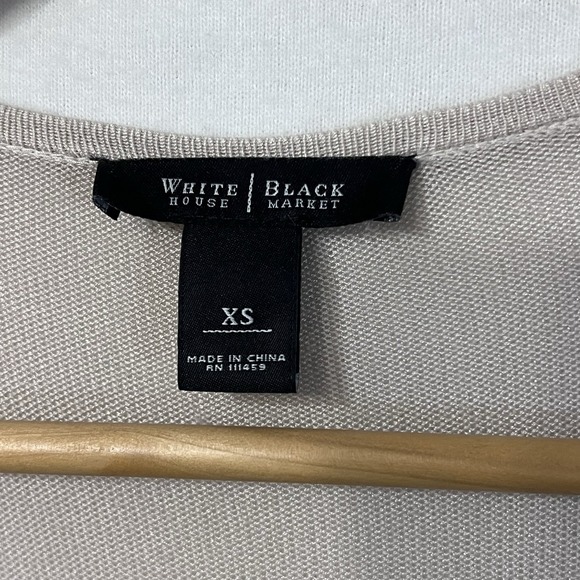 White House  & Black Market Sweater Beige, neutral, short sleeve‎ Lightweight XS - Picture 5 of 9